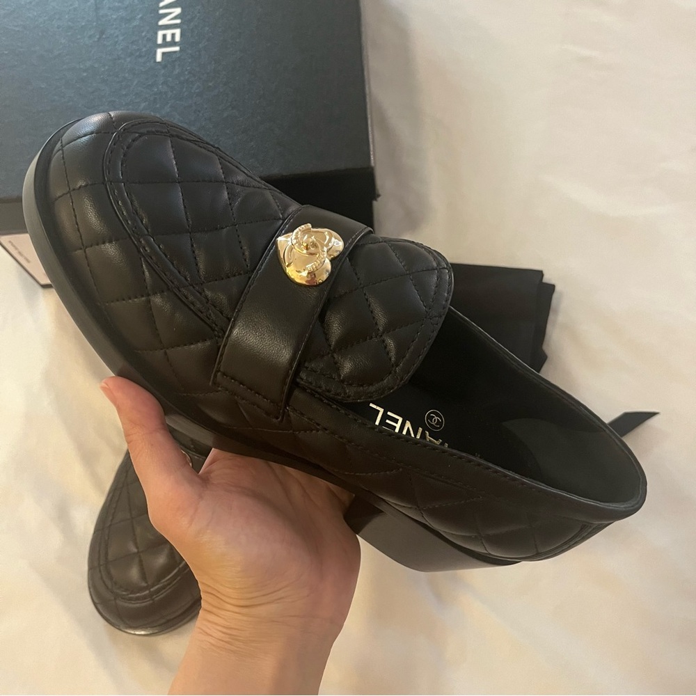 New Chanel Classic Quilted Moccasin Loafers w/ Gold CC Heart Size 40 (US 9.5-10)